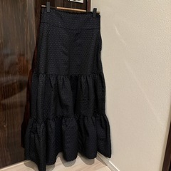 女性ネイビースカート