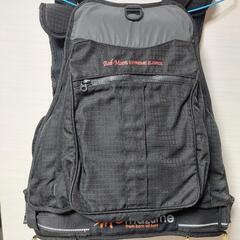 釣り シーバス マズメ レッドムーン ライフジャケットの画像
