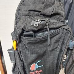 釣り シーバス マズメ レッドムーン ライフジャケットの画像