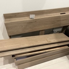 セミダブル　ベッドフレーム　引き出しありの画像