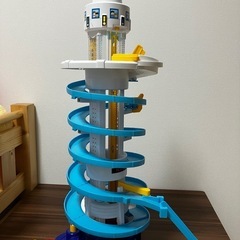 デラックストミカタワーの画像