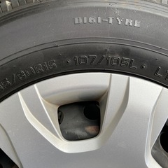 ハイエース　タイヤホイール　4本の画像