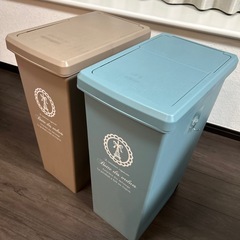 ゴミ箱　高さ53×奥行36×幅24センチ　