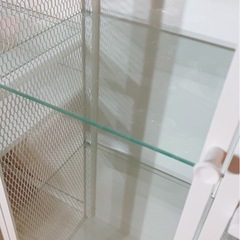 引き取り決定　キャビネット 収納 ガラス の画像