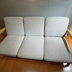 美品　モモナチュラルソファ