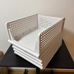 【100円】衣装ケース５つセットの画像