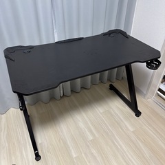 ゲーミングデスク