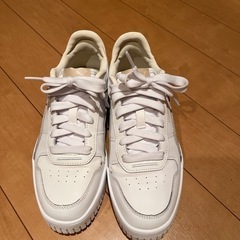 PUMA厚底スニーカー