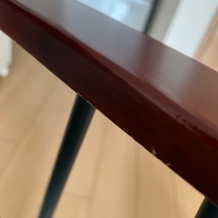 緑のベロアの回転椅子の画像