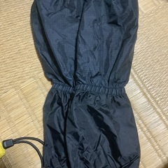 イスカ(ISUKA) ゴアテックス ライトスパッツ フロントジッパー、足元カバーです。の画像