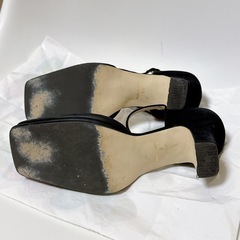 ストラップ付き ハイヒールの画像