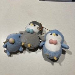 ペンギン、イルカのキーホルダー