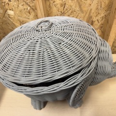 動物形 籐のカゴ の画像