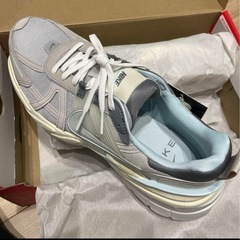 【新品】NIKE ナイキ V2K ラン 27.0cmの画像