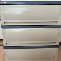 3段収納　　1月末に引っ越すので早め取引希望☆