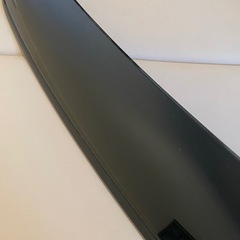 60系ハリアー トヨタ純正 フードモールディングの画像
