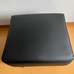 【2月売り切り価格】ニトリ　汚れに強い合成皮革スツールの画像