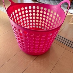 洗濯カゴ
