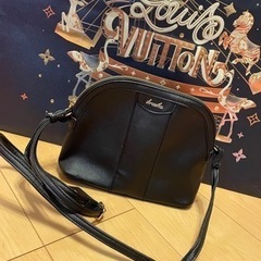 CLOSSHI↪︎ほぼ未使用‼︎美品◎ショルダーバッグ　形かわい...