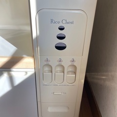 キッチン収納棚の画像