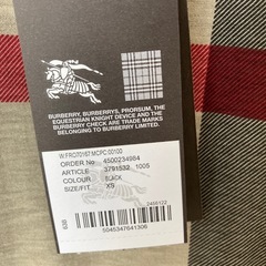 Burberryカーディガン新品タグ付の画像