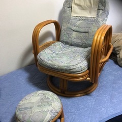 回転式リクライニングチェア（足置き付））