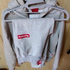 パーカー上下の画像