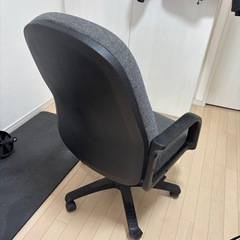 オフィスチェア　椅子の画像