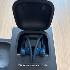 【最終値引】powerbeats ワイヤレスイヤホン