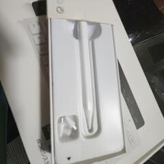 ワイヤレスキーボードとタッチペンの画像