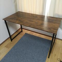 机　テーブルの画像