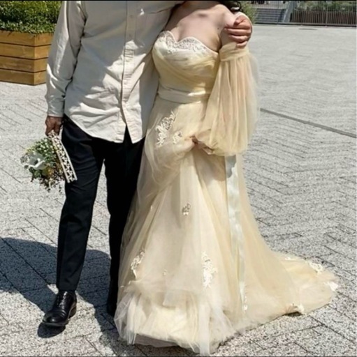 ウェディングドレス　クリーム色　チュール　パニエ付き　ハートカット　前撮り　結婚