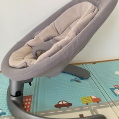 Nunaベビーバウンサーの画像