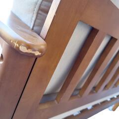 【売ります】2人掛けソファ　オフホワイト✕ウッドの画像