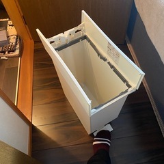 ゴミ箱の画像