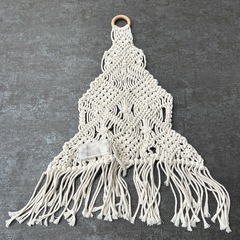 【新品未使用】3COINS クリスマスツリー 壁掛けマクラメツリーの画像