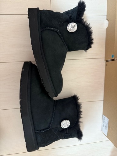 UGGショートブーツ