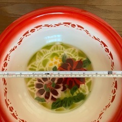 部屋に飾っていました‼️ホーロー風の大きな花柄洗面器‼️直径約36センチ‼️2個‼️の画像