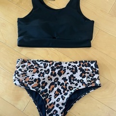 未使用　セパレートスイムウェア　水着　ビキニ　豹柄