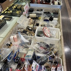 10個で1,000円。本日
最終日です。リサイクルショップ在庫処分の画像