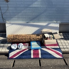 間接照明、ついたて、本、チェスなどまとめて引き取ってくれる方。　