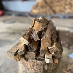 ピザ薪 ナラ 焚きつけ用などに35kg