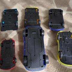 おもちゃ車6台の画像