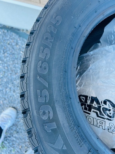 スタッドレスNEW ダイヤ195/65R15 ¥37,000