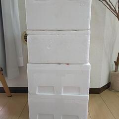 発泡スチロール　４個ありますの画像