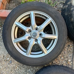 スタットレスタイヤ(プリウスα用)の画像