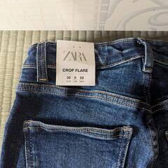 【3連休中に引き取れる方半額でお渡しします！！！】【新品未使用タグ付き】ZARA CPOP FLARE レディースデニムの画像