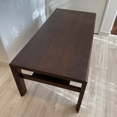 カリモク家具のテーブル　机の画像