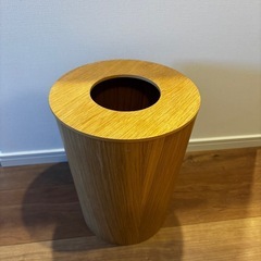 無印良品 MUJI　木製ごみ箱・袋止めワイヤー付 オーク材突板・丸型の画像