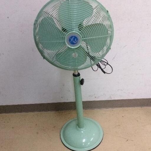 0126-213 レトロ扇風機 ※底に補修有